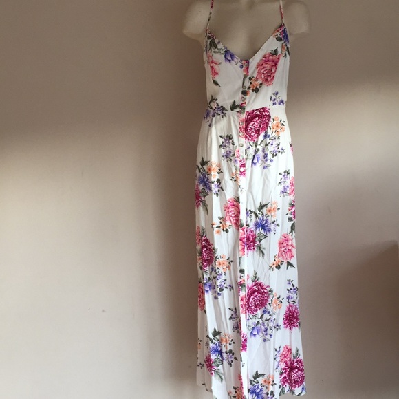 Dresses & Skirts - Maxi dress floral NWT